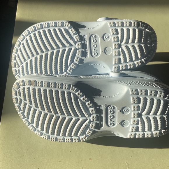 Classic Clog Crocs in baby Blue
(UNISEX) - Picture 2 of 3